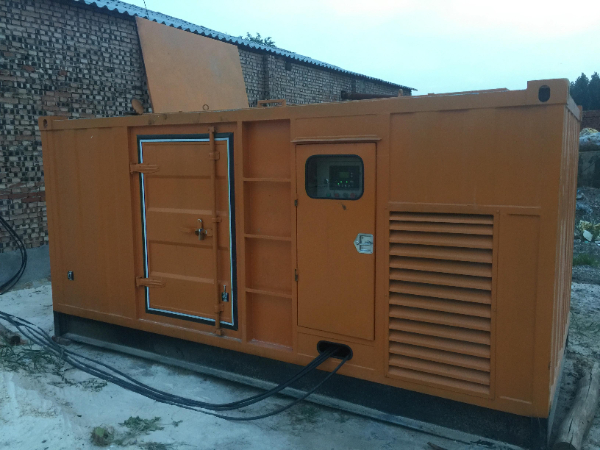 甘州发电机组长期使用中，电缆线的敷设路径有哪些要求？